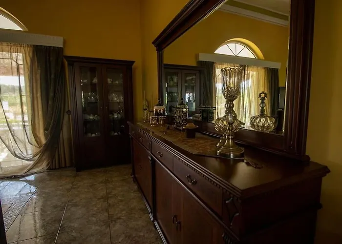 Aphrodite Villa Pírgos